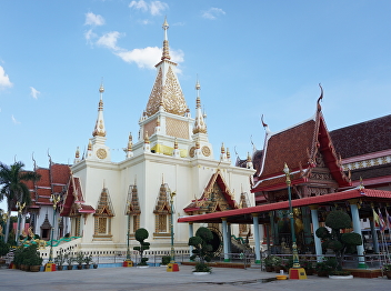 SSRU celebrated Royal Kathina Ceremony
at Wat Chai Sam Mo