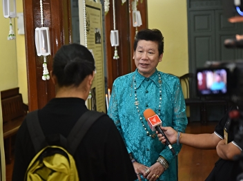 Anantachai  Aeka, the Director of the
Office of Arts and Culture gave
interview to Thai PBS, and mono29,
Thailand’s TV stations.