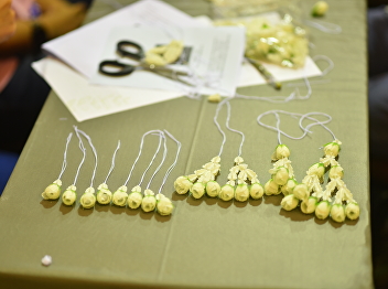 How To Do Flower Hanging by the Juniors
of B.E. Program