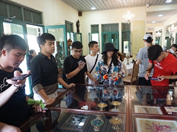 The Delegates from Xiangsihu College of
Guangxi University Visits the Museum