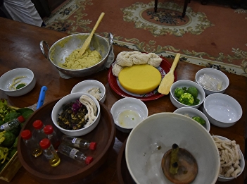 Participants Fascinate the Process of
Making ‘Tian-Op’