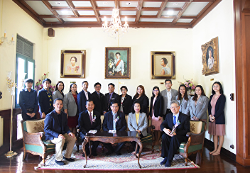 Executives of Mahachai Institute of
Automotive Technology Visits Museum