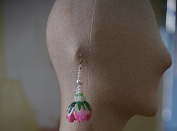 Photos Collection of Thai Flower Garland
Earring Workshop on Museum Night 2020:
‘The Flora Flew from the Wind’
Exhibition’