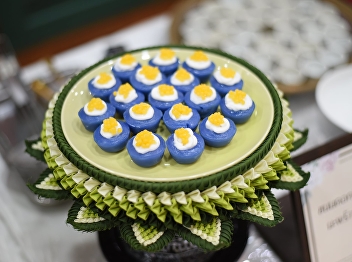 OAC Holds Thai Traditional Dessert
Workshop to Students