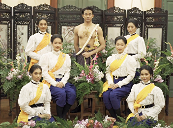 Behind the Scene of Royal Court in Suan
Sunandha Photoshoot