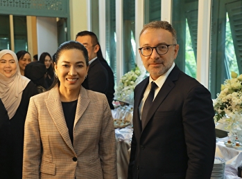 สำนักศิลป์ฯ
ได้รับเกียรติดูแลสถานที่จัดการบรรยายพิเศษ
จากคณะศิลปกรรมศาสตร์