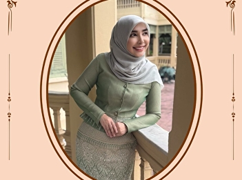 Introducing Thai Clothes Model from
College of Innovation and Management,
SSRU