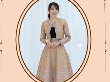 Introducing Thai Clothes Model from
College of Politics and Government, SSRU