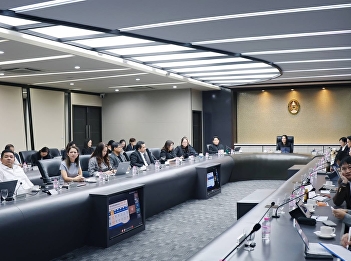 艺术与文化办公室主任出席了大学执行委员会会议（2026 年 8 月）。